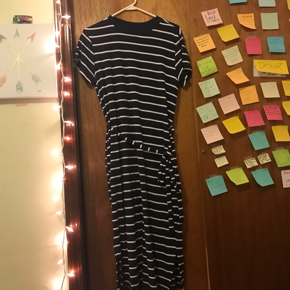 ! Time and Tru Simple Comfy Striped Dress (O)
